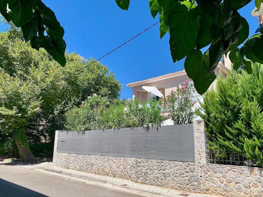 Villa Oleander Agios Nikolaos Loutra Edipsou Eksteriør bilde